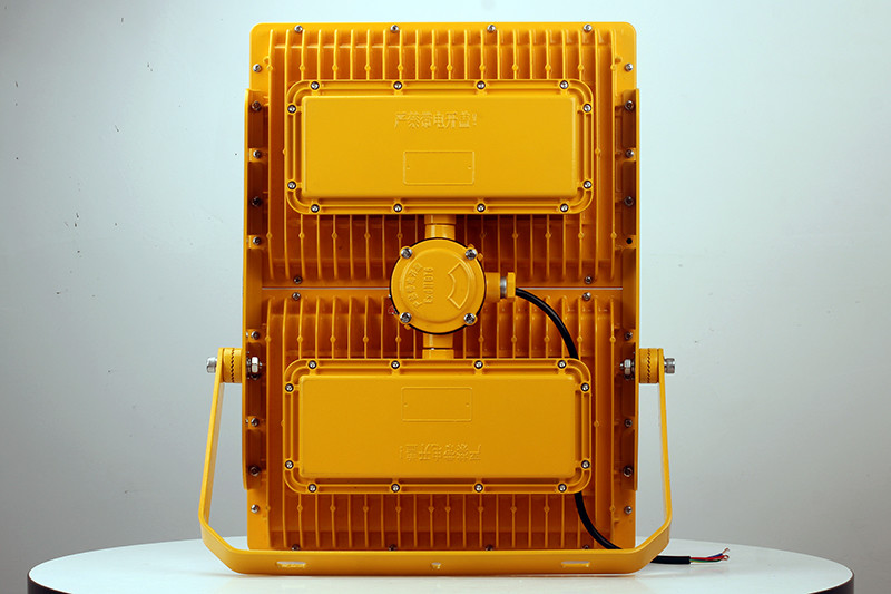 XQD8100LED防爆灯-II型亮黄色