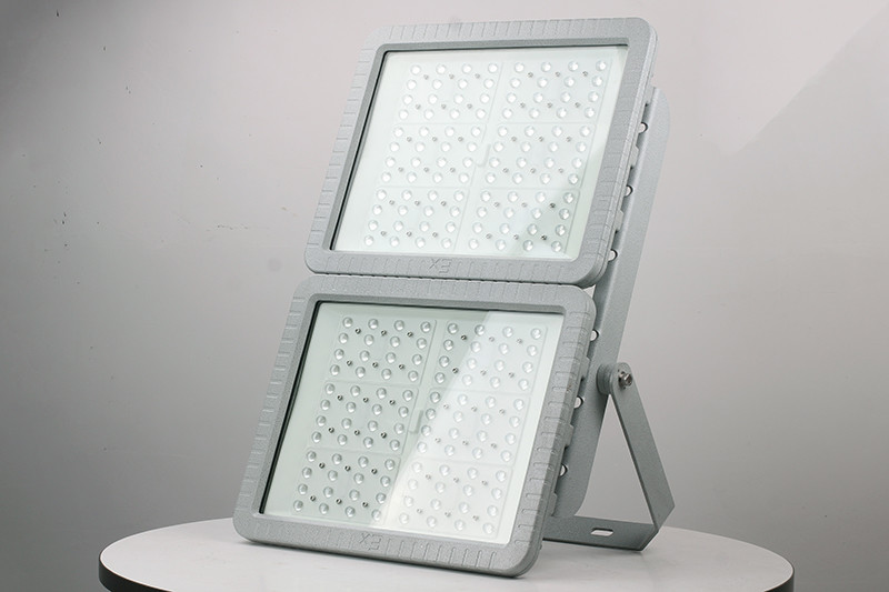 XQD8100LED防爆灯III型